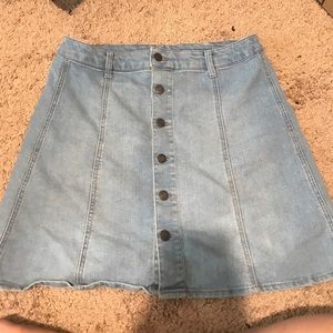 Button light wash jean skirt